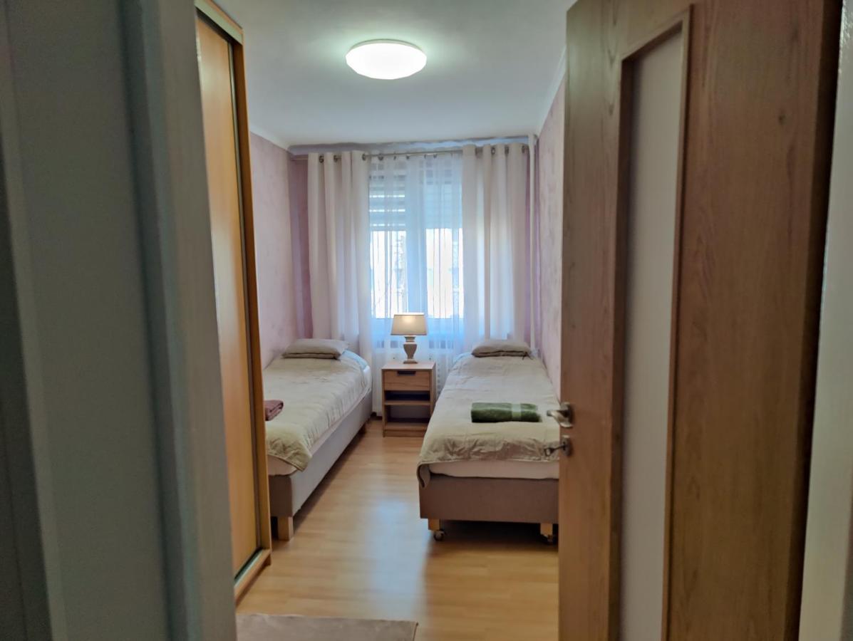Dwupokojowe Mieszkanie Nowy Dwor Mazowiecki Bagian luar foto